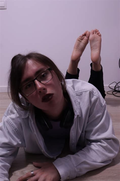 Femboy Feet Lick Porn Videos 